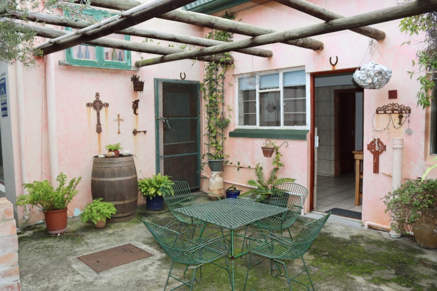 7 Bedroom Property for Sale in Kleinmond Western Cape